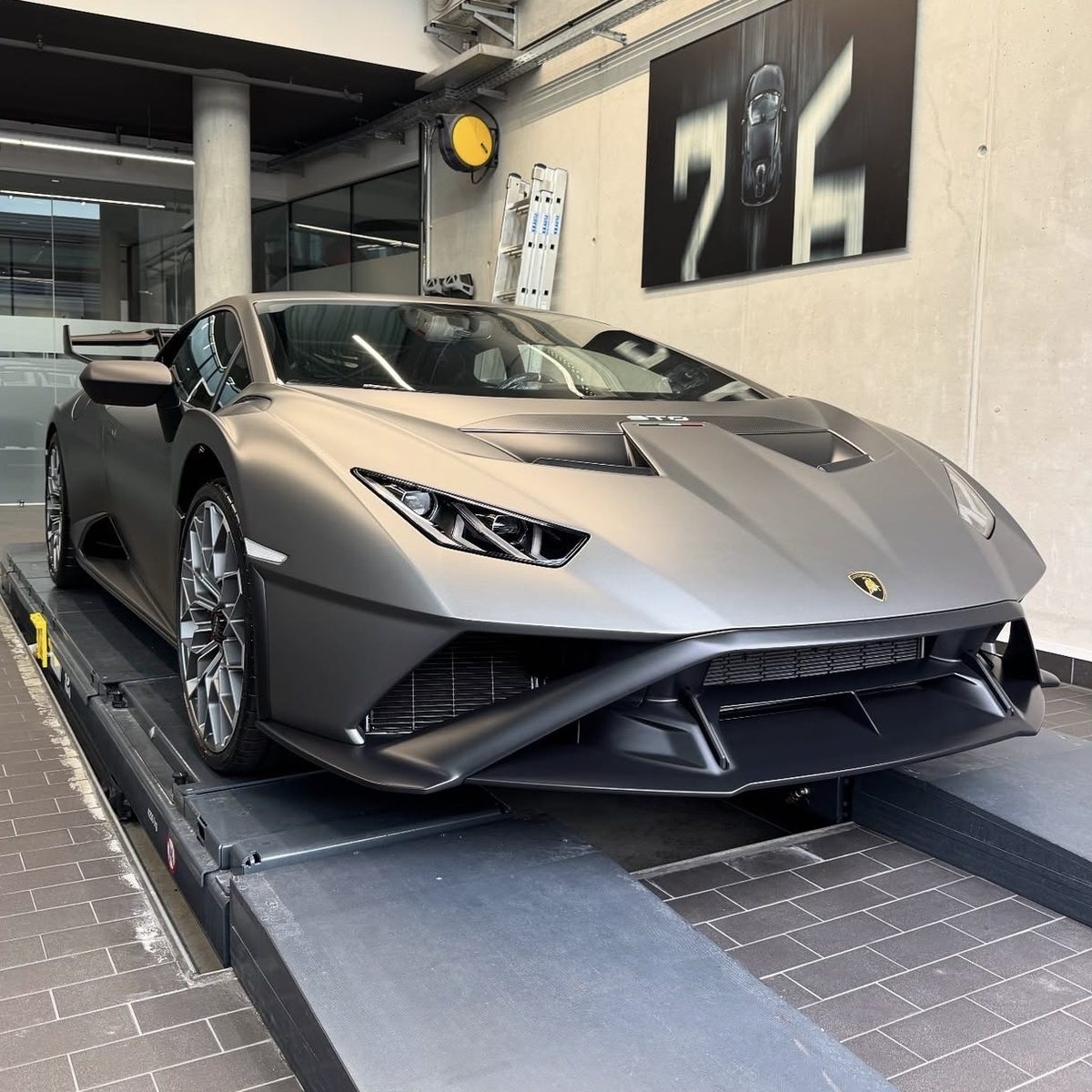 Lamborghini Huracán STO